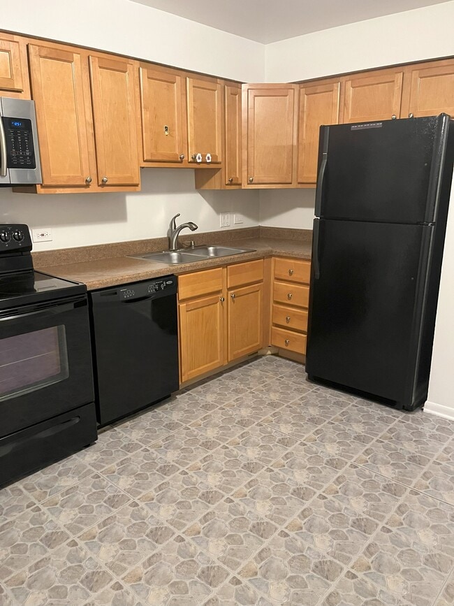 Kitchen - 2343 Ogden Ave Apartment