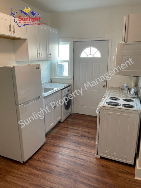 Building Photo - Larger Studio Apartment- Downtown Billing MT!