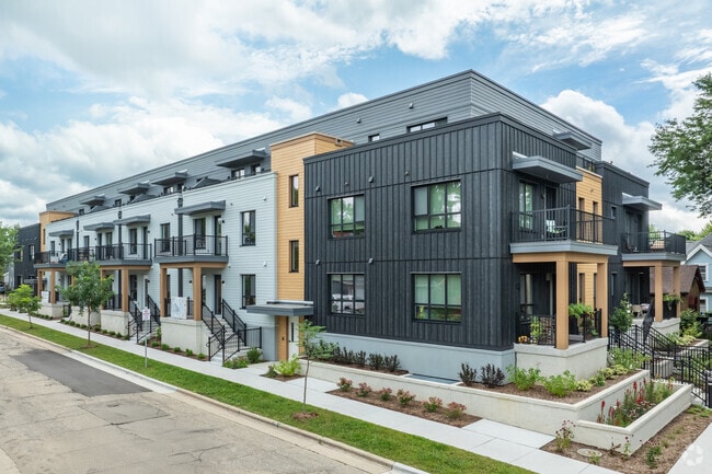 Building Photo - 252 Dunning