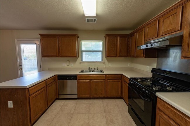 Building Photo - 14212 Sumatra Ln
