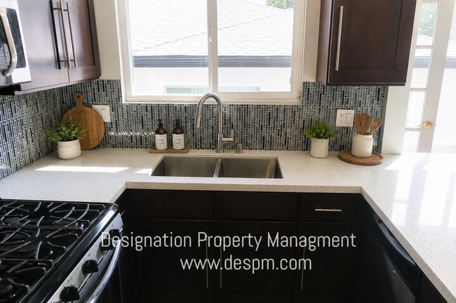 Photo - 7638 Hampton Avenue Apartment