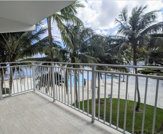 Foto del edificio - 750 NE 64th St