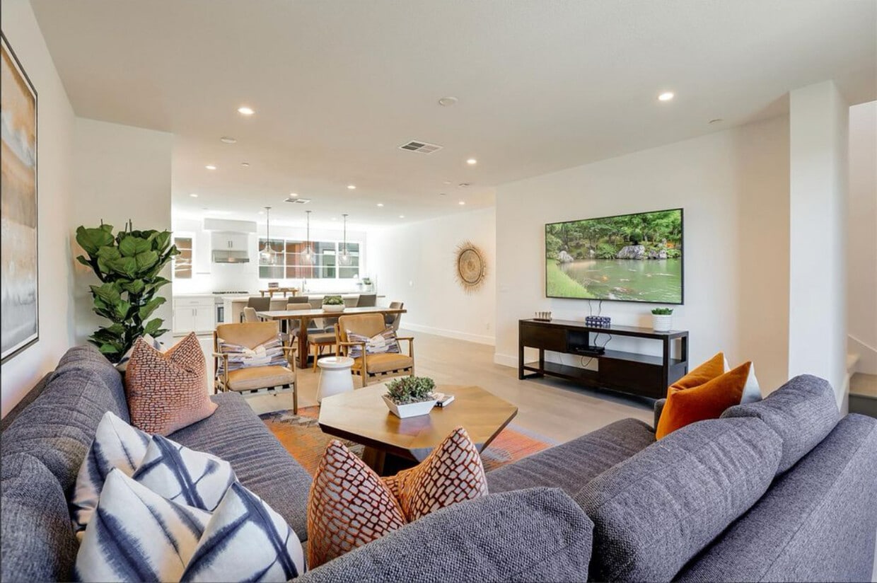 Foto principal - 15017 Briggs Ct