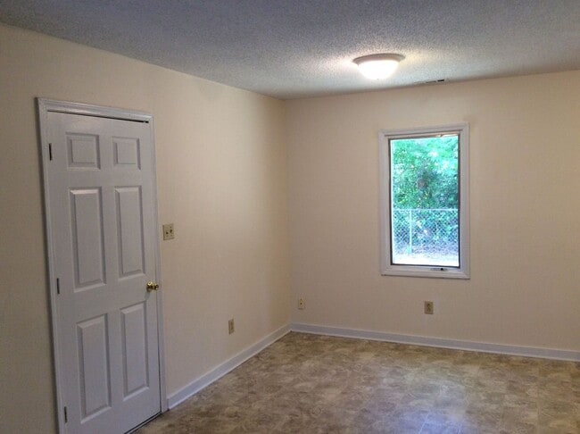 Building Photo - Havelock Home in College Park Subdivision