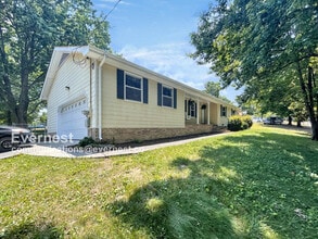 Building Photo - 5438 Village Garden Dr