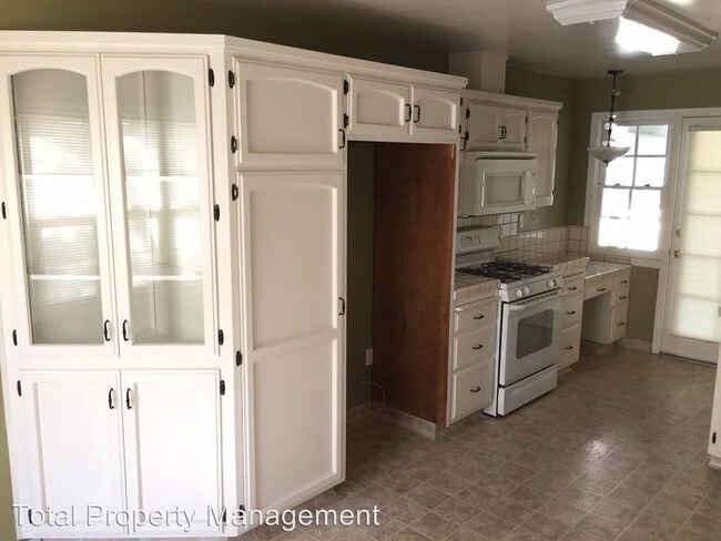 Building Photo - 3 br, 2.5 bath House - 601 S. Linda Vista St.