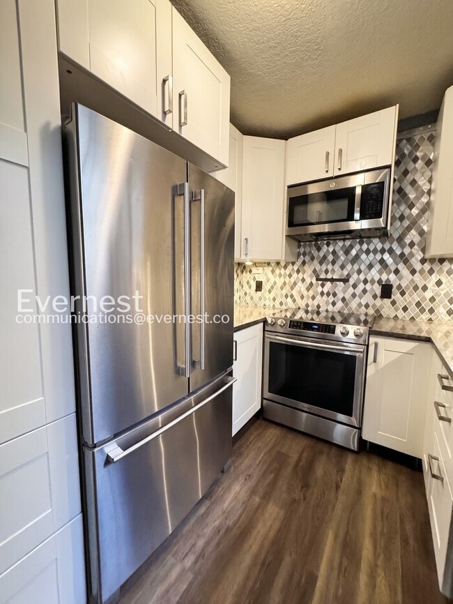 Foto del edificio - 215 E 11th Ave