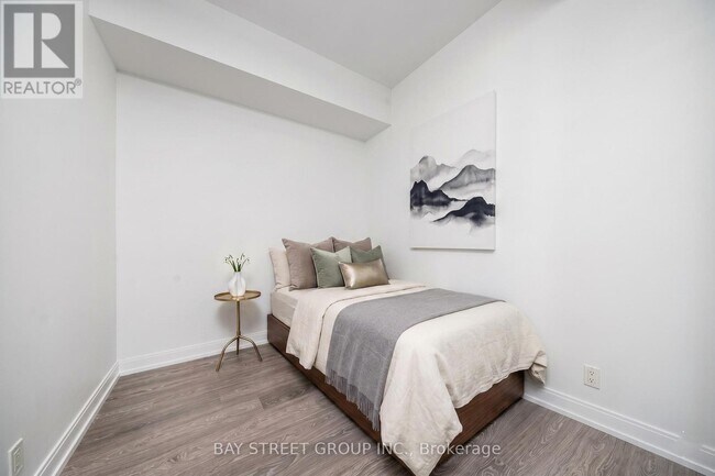 Building Photo - 181 Dundas St E