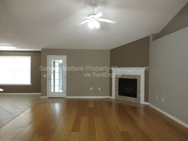 Foto del edificio - 4759 Autumndale Dr