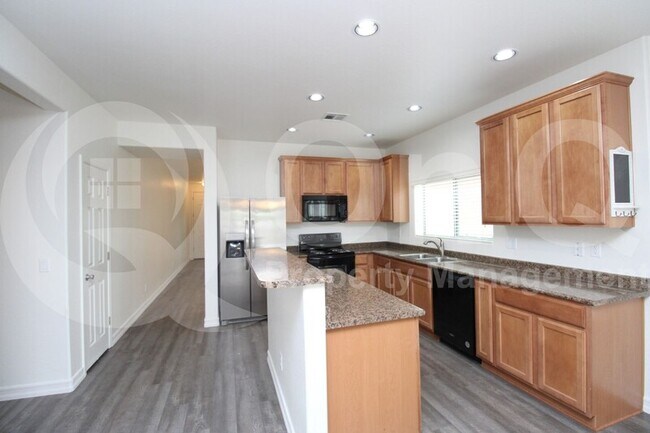Building Photo - 993 S Pheasant Dr