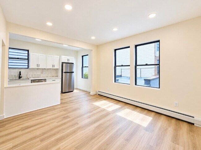 Building Photo - 156 Nelson Ave