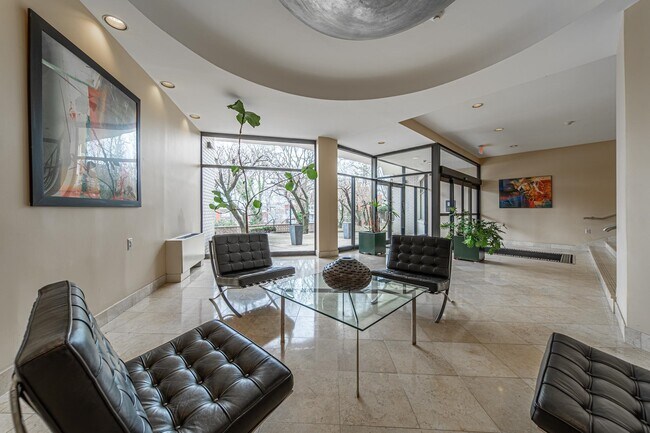 Foto del edificio - 1055 River Rd