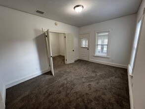 Building Photo - 755 Grove St