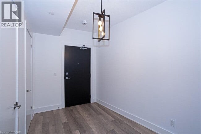 Photo du bâtiment - 5260 Dundas St