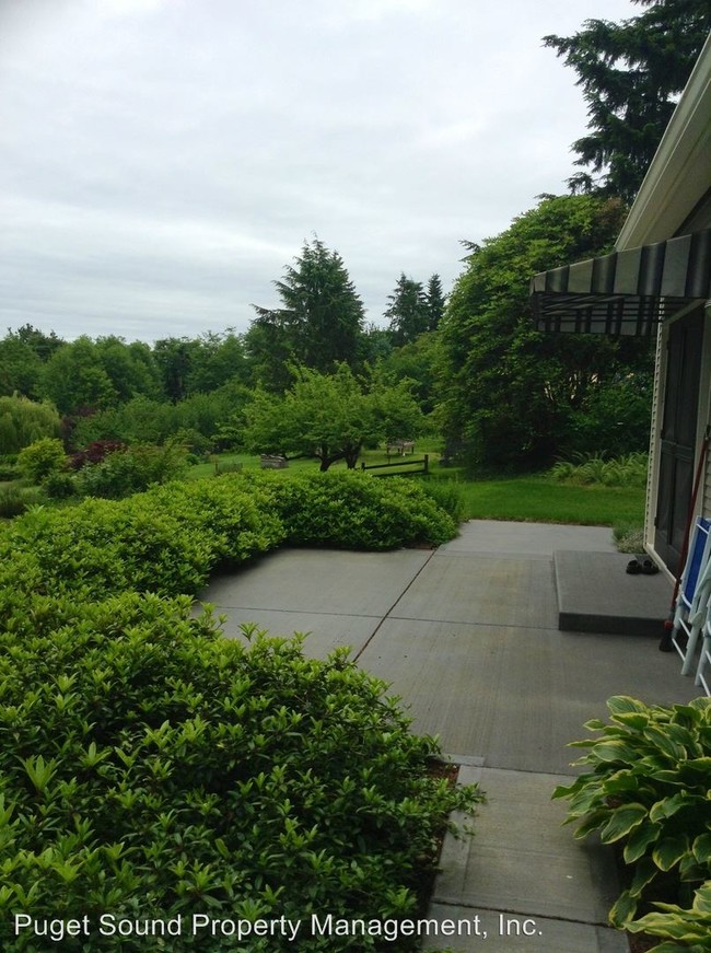 Building Photo - 5254 Eagle Harbor Dr NE