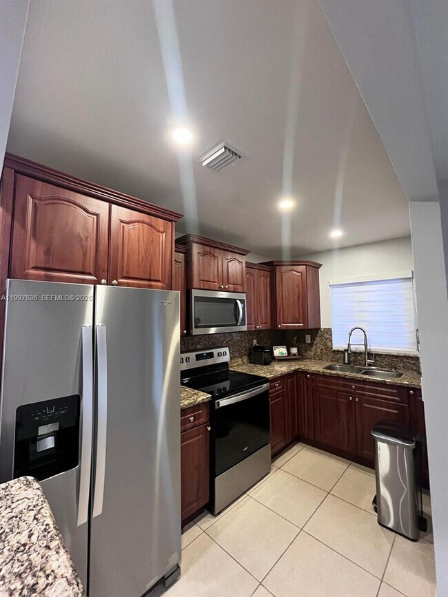 Foto del edificio - 4533 SW 143rd Pl