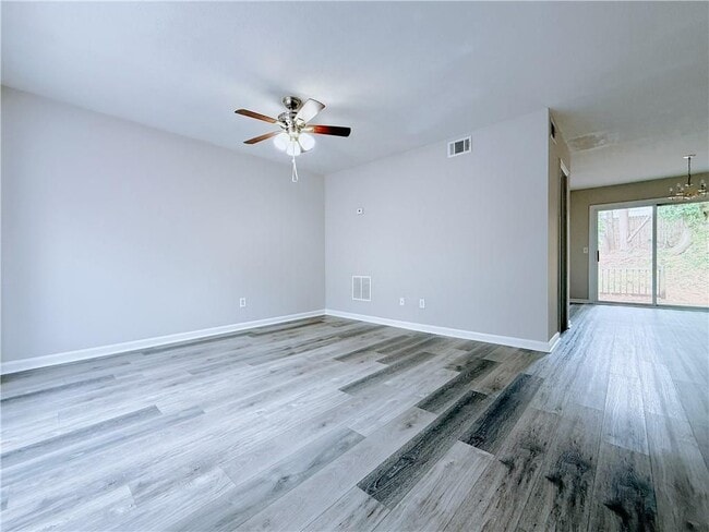 Building Photo - 1449 Springleaf Cir SE