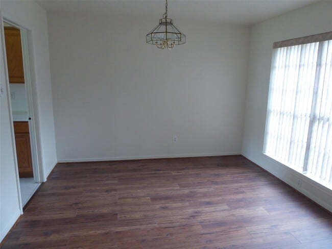 Foto del edificio - 3522 Sheldon Dr