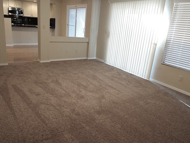 Building Photo - 1474 Lodgepole Dr