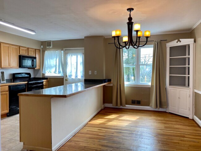 Foto del edificio - Charming 3 Bedroom/1.5 Bathroom Townhome in Towson, MD!