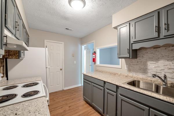 Building Photo - 4433 Golf Vista Cir