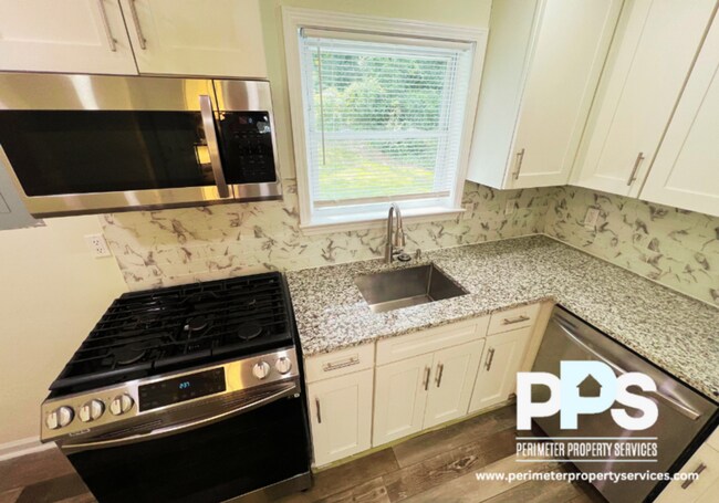 Foto del edificio - 1784 Temple Ave