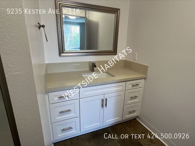 Foto del edificio - 5235 Kester Ave