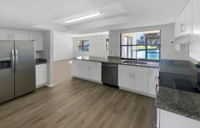 Foto del edificio - 7845 Cayuga Dr