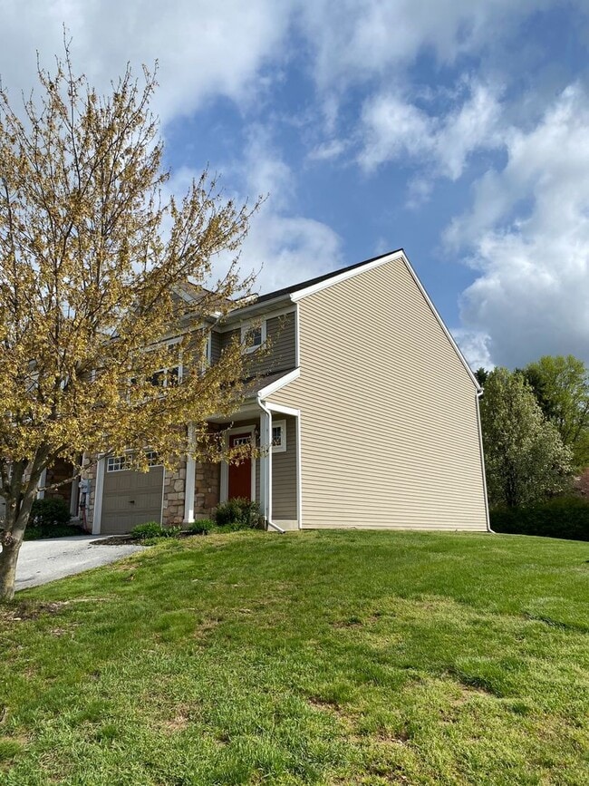 Building Photo - 316 Millstone Dr
