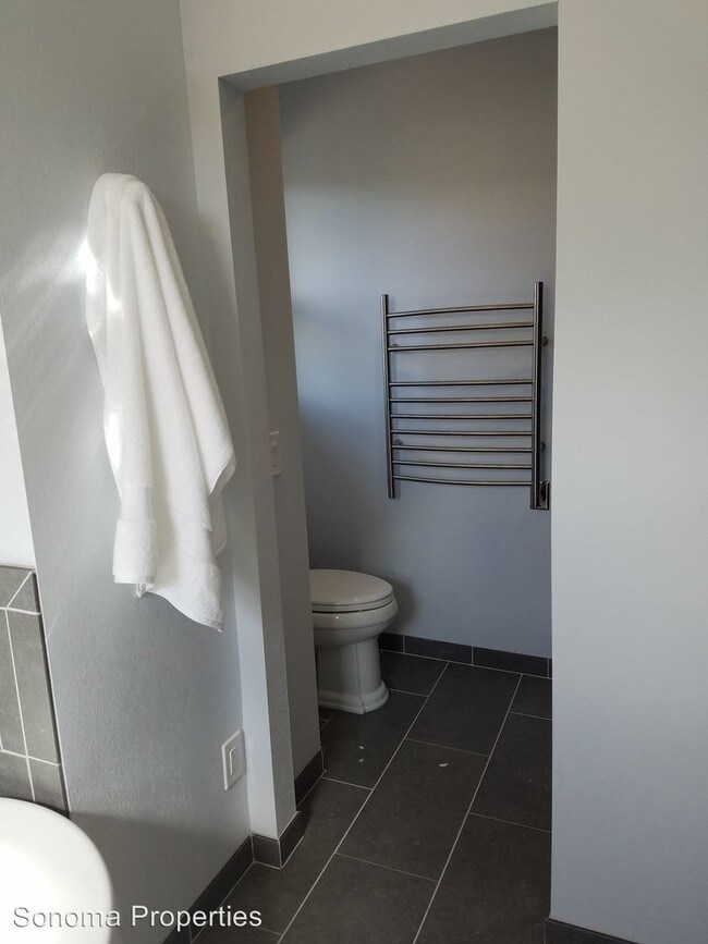 Foto del edificio - 825 Melrose Ct