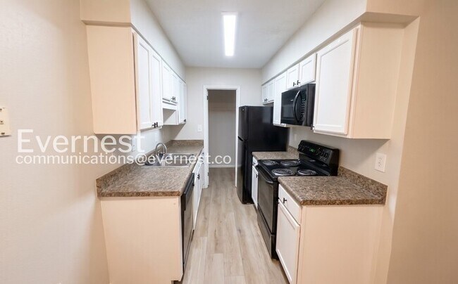 Foto del edificio - 2 Bed, 2 Bath Condo with Modern Amenities / Pet-Friendly / Available Now!