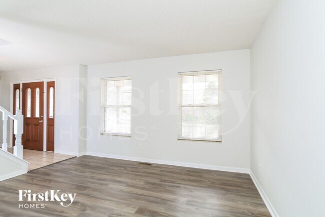 Foto del edificio - 3359 Woodside Dr