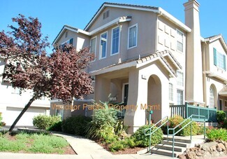 Building Photo - 404 Skylark Ct