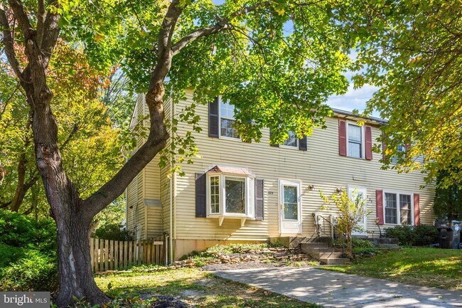 Building Photo - 523 Bunker Hill Ct
