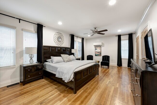 Foto del edificio - 1811 Marshall St