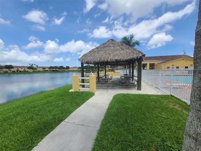 Building Photo - 2460 SE 16th Terrace