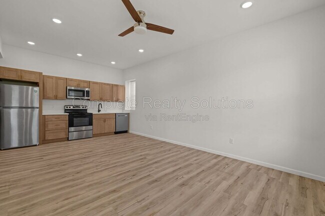 Building Photo - 3255 Nebraska Ave