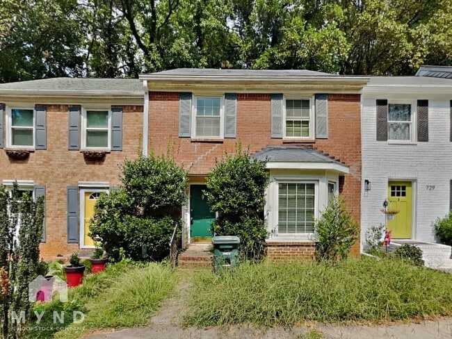 Building Photo - 727 Twin Brooks Ct