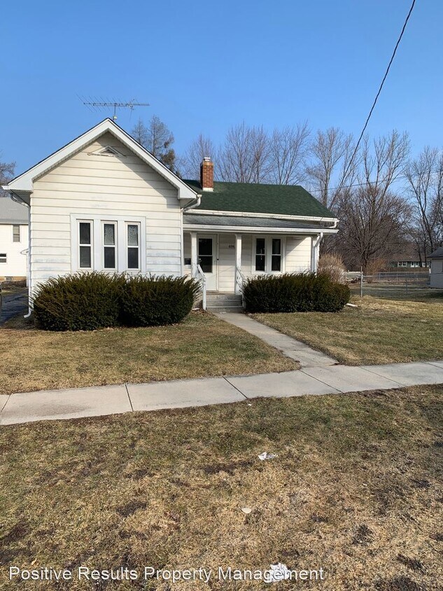 Primary Photo - 3 br, 1 bath House - 606 E. Perry Street