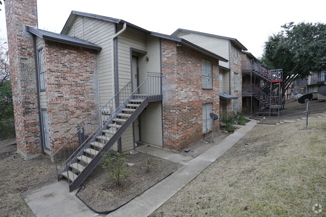 Building Photo - West Creek Villas