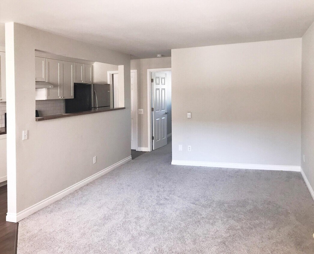 Foto principal - 3901 15th Ave S