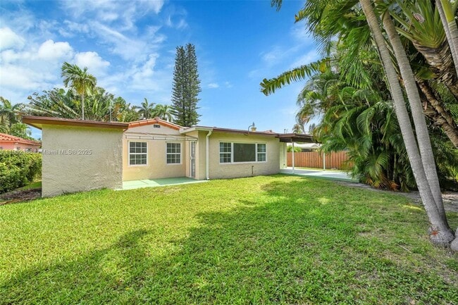 Foto del edificio - 1520 NE 108th St