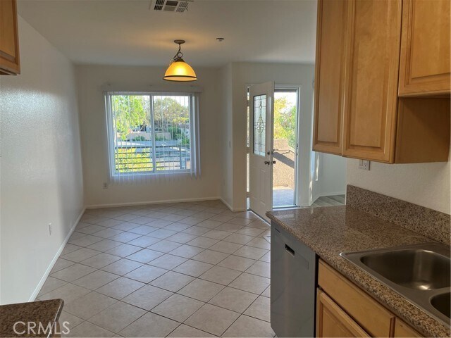 Foto del edificio - 8202 Artesia Blvd
