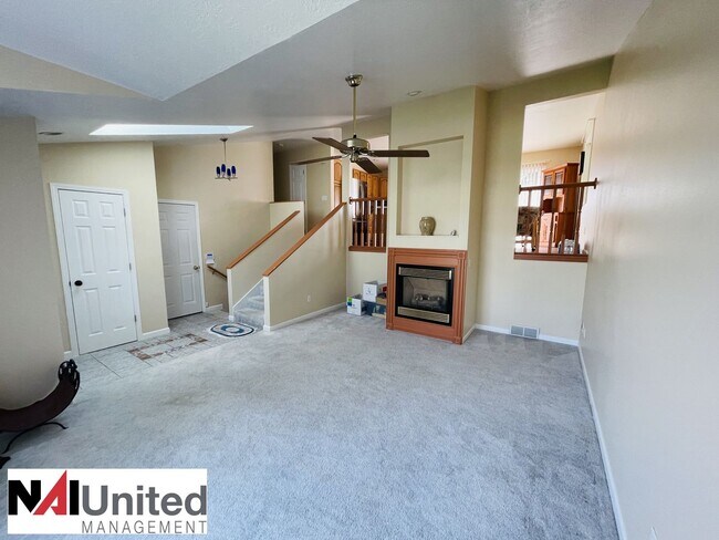 Building Photo - 4 bedroom, 2 bathroom home in Mccook Lake