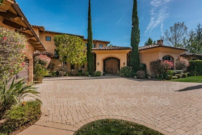 Building Photo - 14175 Biscayne Pl