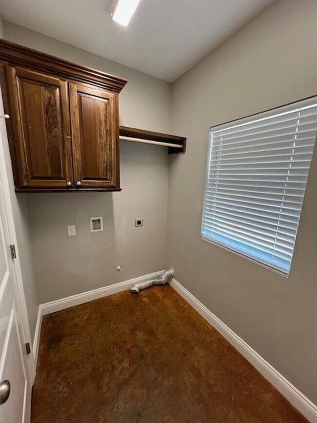 Foto del edificio - Modern 3B/2B Duplex Available in South Lake Charles