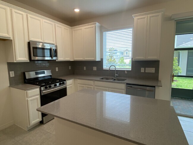 Photo - Charming 3 Bed, 2.5 Bath Rental in Lithia,... Apartment