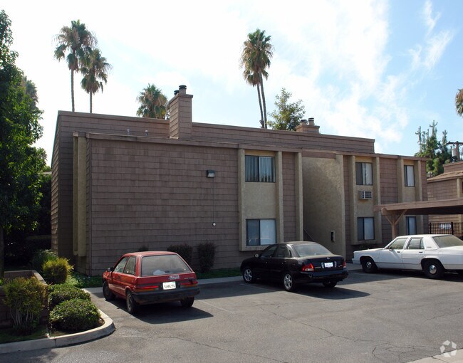 Building Photo - 4166 Melrose St