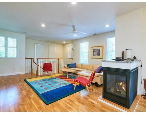 Primary Photo - 46 Seven Springs Ln