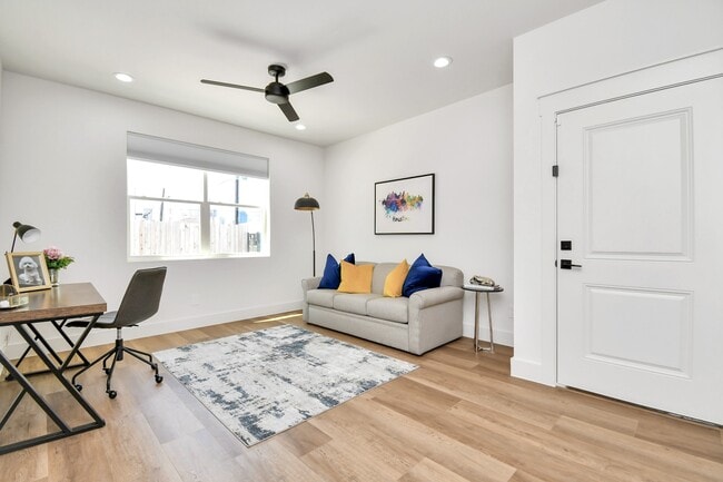 Building Photo - 2512 Gray St